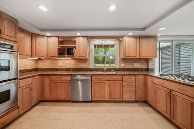1530 Central Avenue, Deerfield, IL 60015