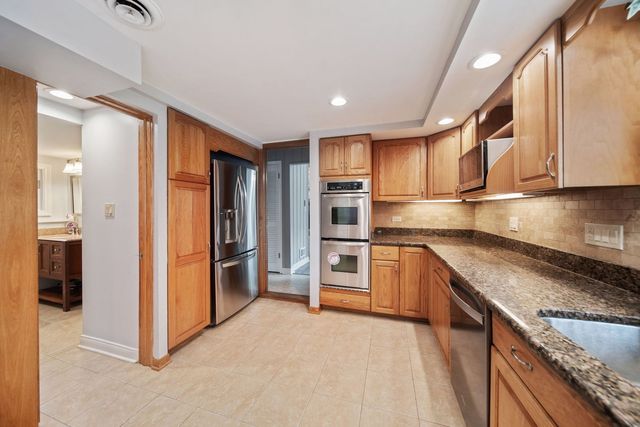 1530 Central Avenue, Deerfield, IL 60015