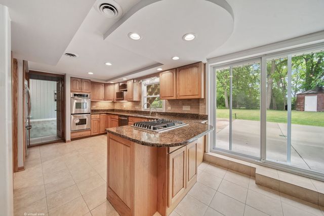 1530 Central Avenue, Deerfield, IL 60015