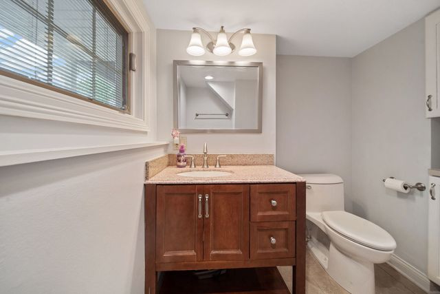 1530 Central Avenue, Deerfield, IL 60015