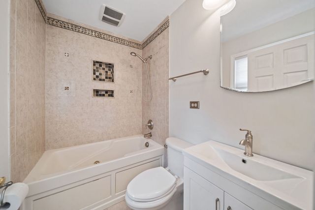1530 Central Avenue, Deerfield, IL 60015