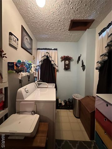 238 HWY 50, Rosebud, MO 63091