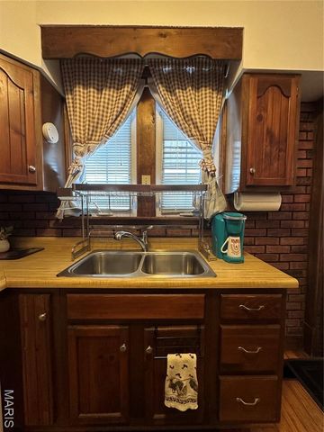 238 HWY 50, Rosebud, MO 63091