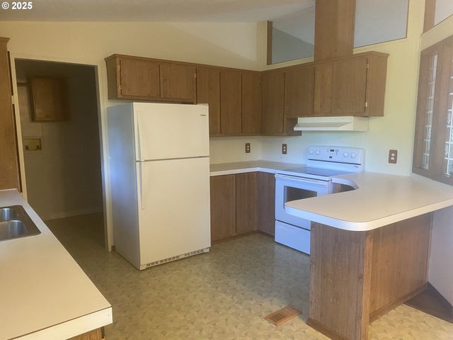 27645 SNYDER Rd 74, Junction City, OR 97448