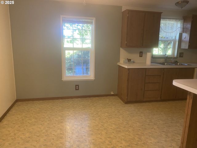 27645 SNYDER Rd 74, Junction City, OR 97448