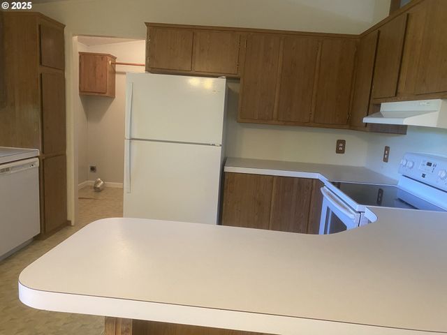 27645 SNYDER Rd 74, Junction City, OR 97448