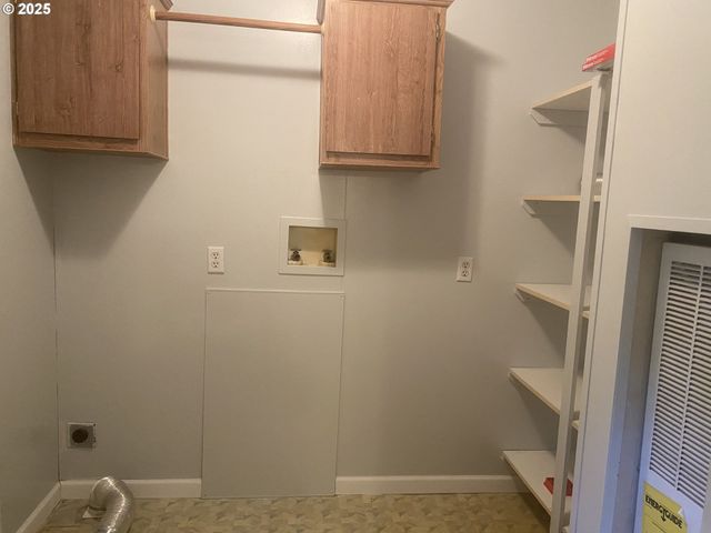 27645 SNYDER Rd 74, Junction City, OR 97448