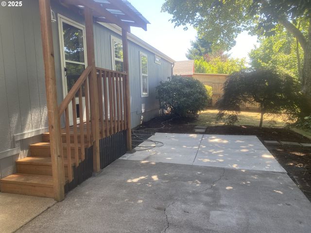 27645 SNYDER Rd 74, Junction City, OR 97448