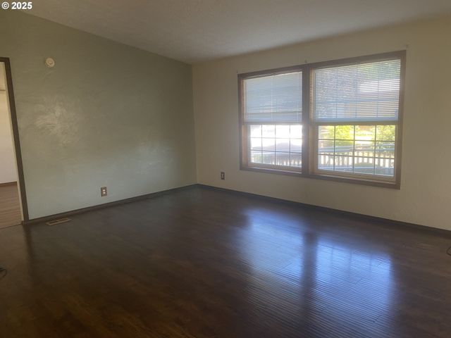 27645 SNYDER Rd 74, Junction City, OR 97448