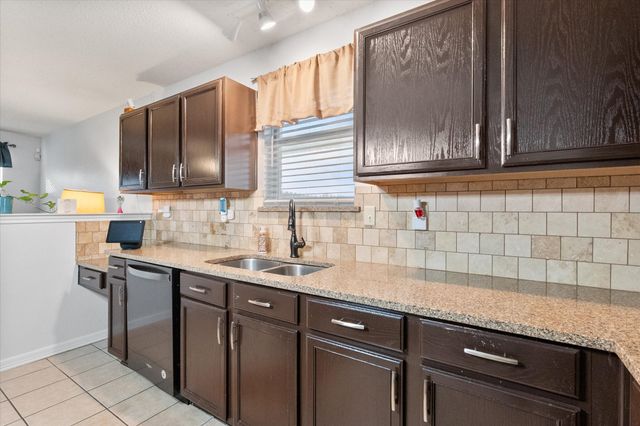 608 Flooded Gum Street, Arlington, TX 76002