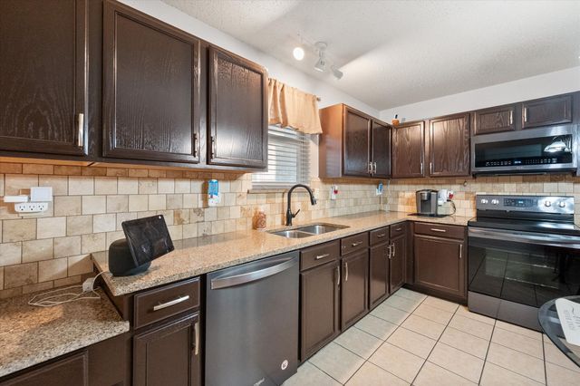 608 Flooded Gum Street, Arlington, TX 76002