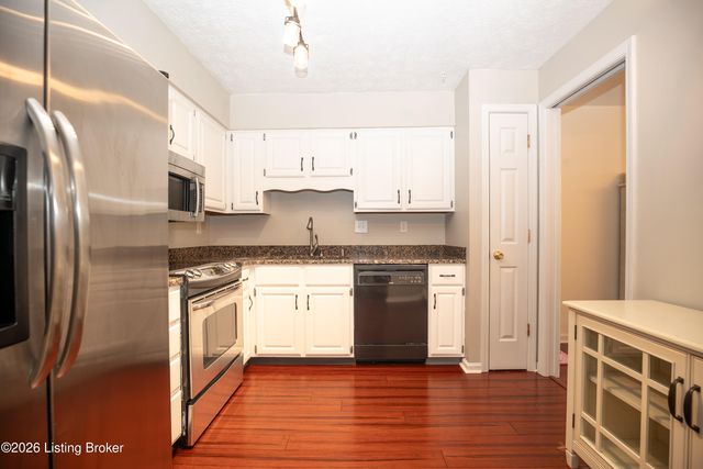 708 Forest Park Rd, Louisville, KY 40223