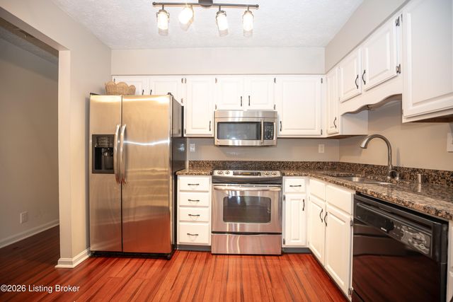 708 Forest Park Rd, Louisville, KY 40223