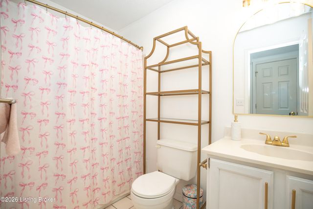 708 Forest Park Rd, Louisville, KY 40223