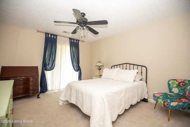 708 Forest Park Rd, Louisville, KY 40223