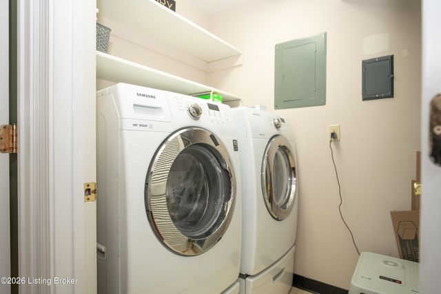 708 Forest Park Rd, Louisville, KY 40223