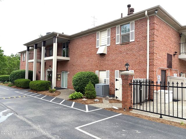 708 Forest Park Rd, Louisville, KY 40223