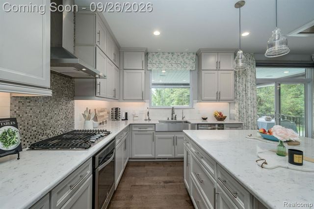 258 Westbrooke Drive, Oakland, MI 48363