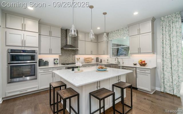 258 Westbrooke Drive, Oakland, MI 48363