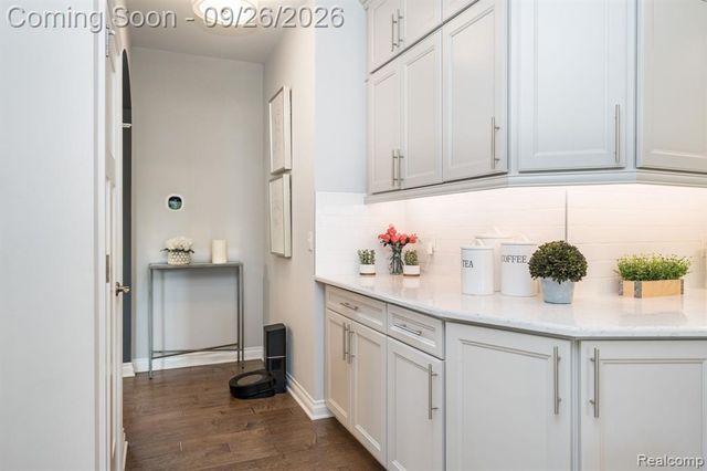 258 Westbrooke Drive, Oakland, MI 48363