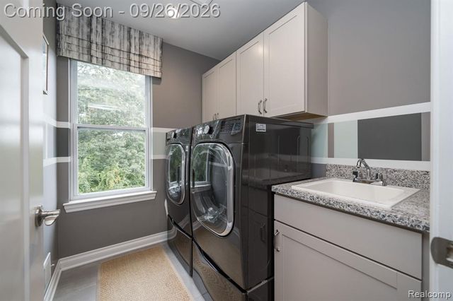 258 Westbrooke Drive, Oakland, MI 48363