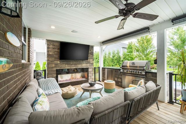258 Westbrooke Drive, Oakland, MI 48363