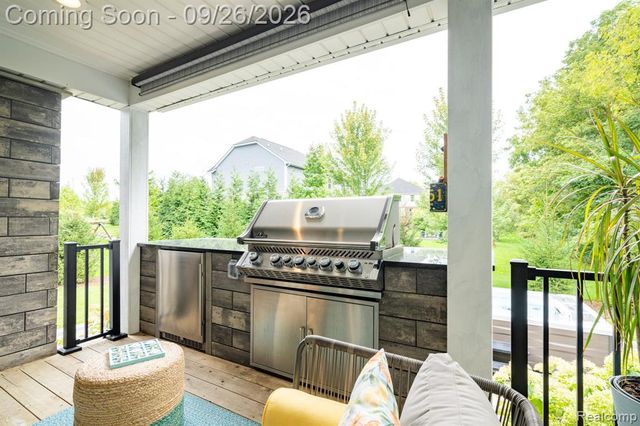 258 Westbrooke Drive, Oakland, MI 48363