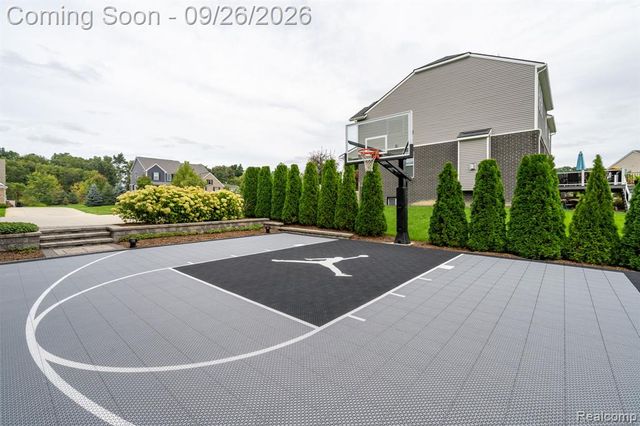 258 Westbrooke Drive, Oakland, MI 48363