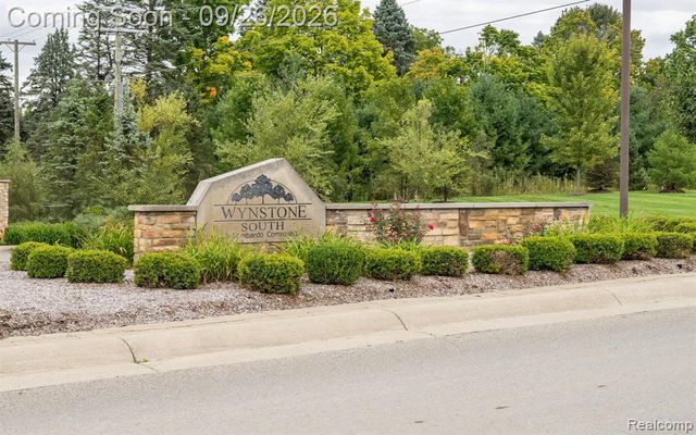 258 Westbrooke Drive, Oakland, MI 48363