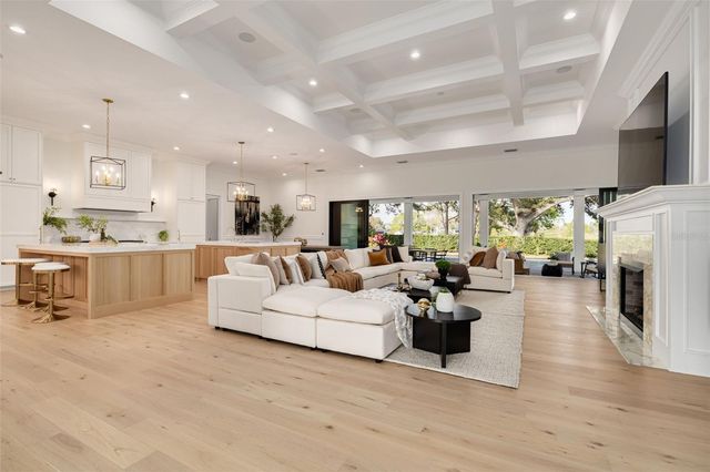 634 POINSETTIA ROAD, Belleair, FL 33756