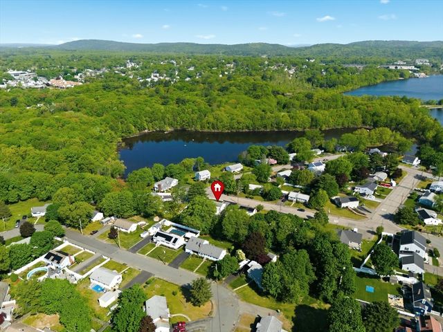 60 Pond Ln, Randolph, MA 02368