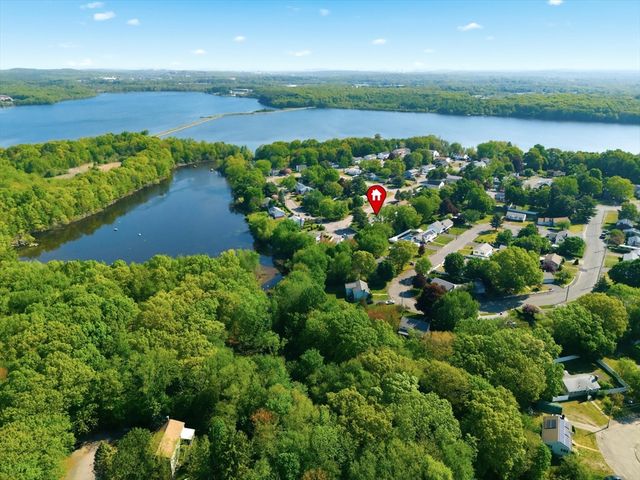 60 Pond Ln, Randolph, MA 02368