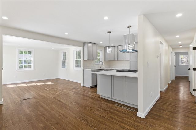 60 Pond Ln, Randolph, MA 02368