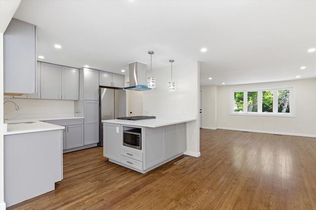 60 Pond Ln, Randolph, MA 02368