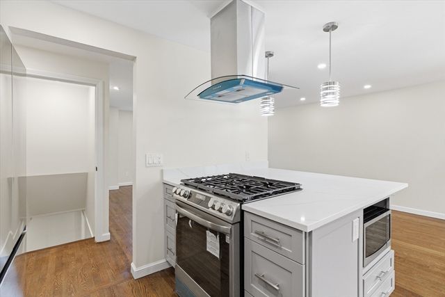 60 Pond Ln, Randolph, MA 02368