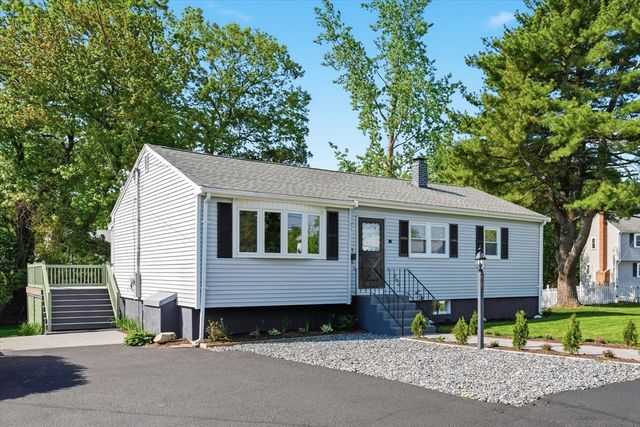 60 Pond Ln, Randolph, MA 02368