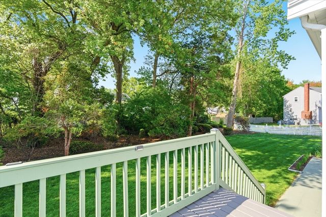60 Pond Ln, Randolph, MA 02368