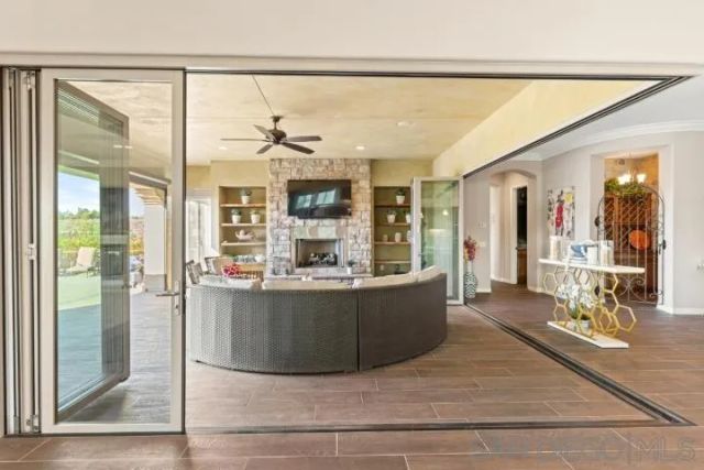 41770 Knoll Vista Lane, Temecula, CA 92592