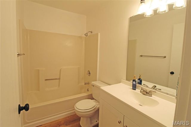 1782 Sparrow Point Lane, Fenton, MO 63026