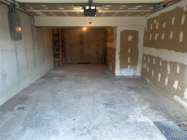 1782 Sparrow Point Lane, Fenton, MO 63026