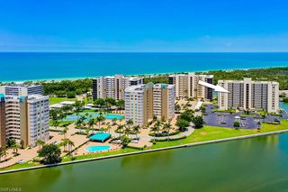 17 Bluebill AVE # 702, Naples, FL 34108