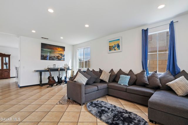 5035 Rainer Avenue, Palmdale, CA 93552