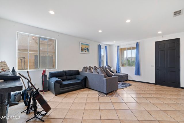 5035 Rainer Avenue, Palmdale, CA 93552