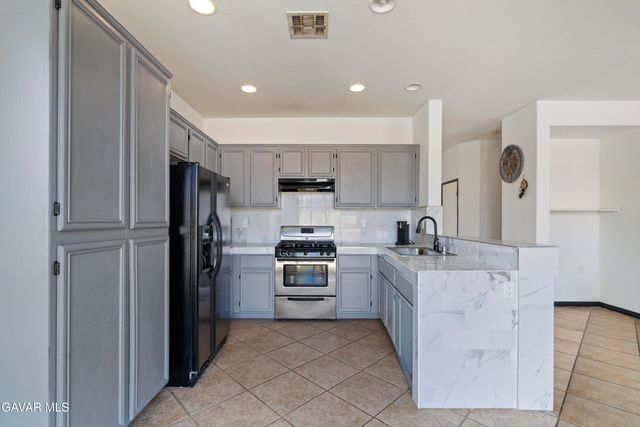 5035 Rainer Avenue, Palmdale, CA 93552