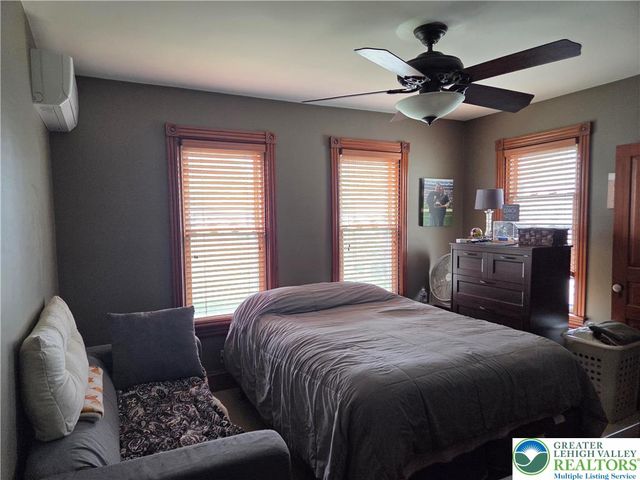 3204 South 2nd Street, Whitehall Twp, PA 18052