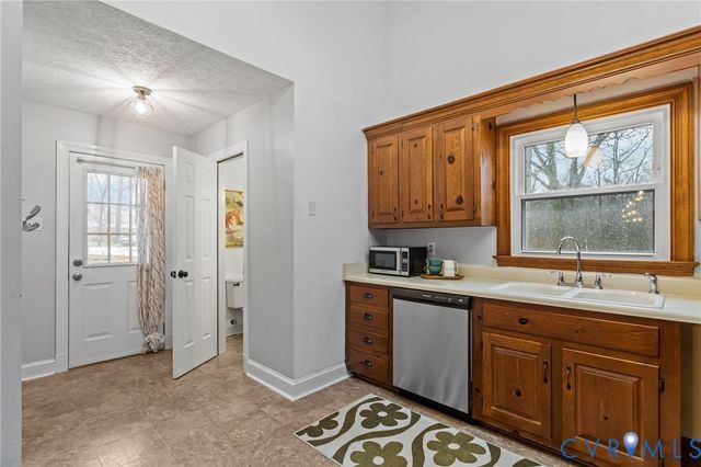 6242 Violet Cir, Mechanicsville, VA 23111