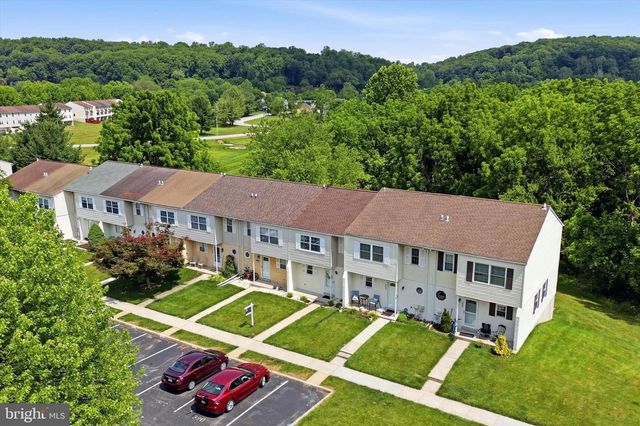 324 CARLYN CT, Downingtown, PA 19335