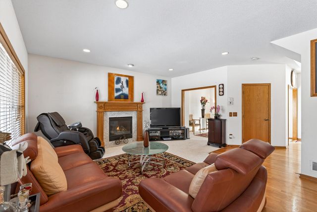 9727 Linden Avenue N, Brooklyn Park, MN 55443