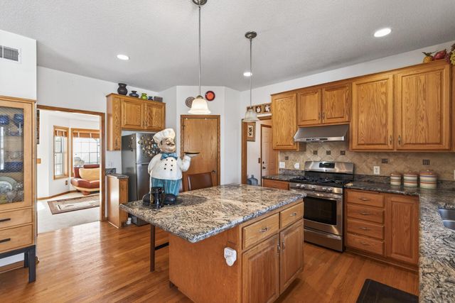 9727 Linden Avenue N, Brooklyn Park, MN 55443