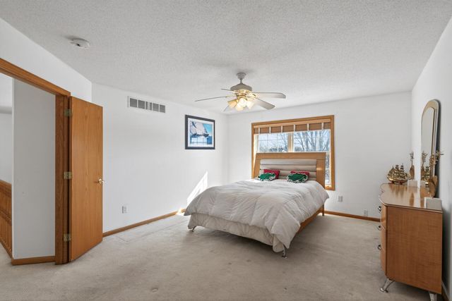 9727 Linden Avenue N, Brooklyn Park, MN 55443